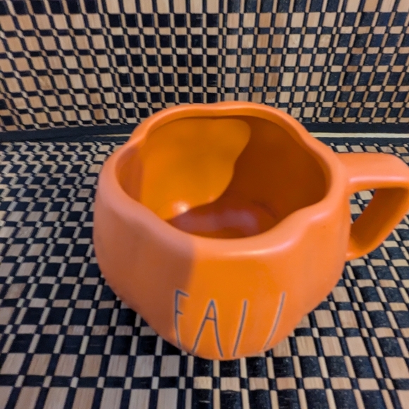 5 Rae Dunn mugs - Picture 5 of 8